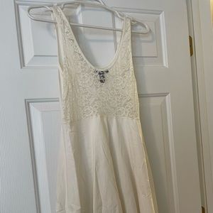 Ivory summer dress. Medium.